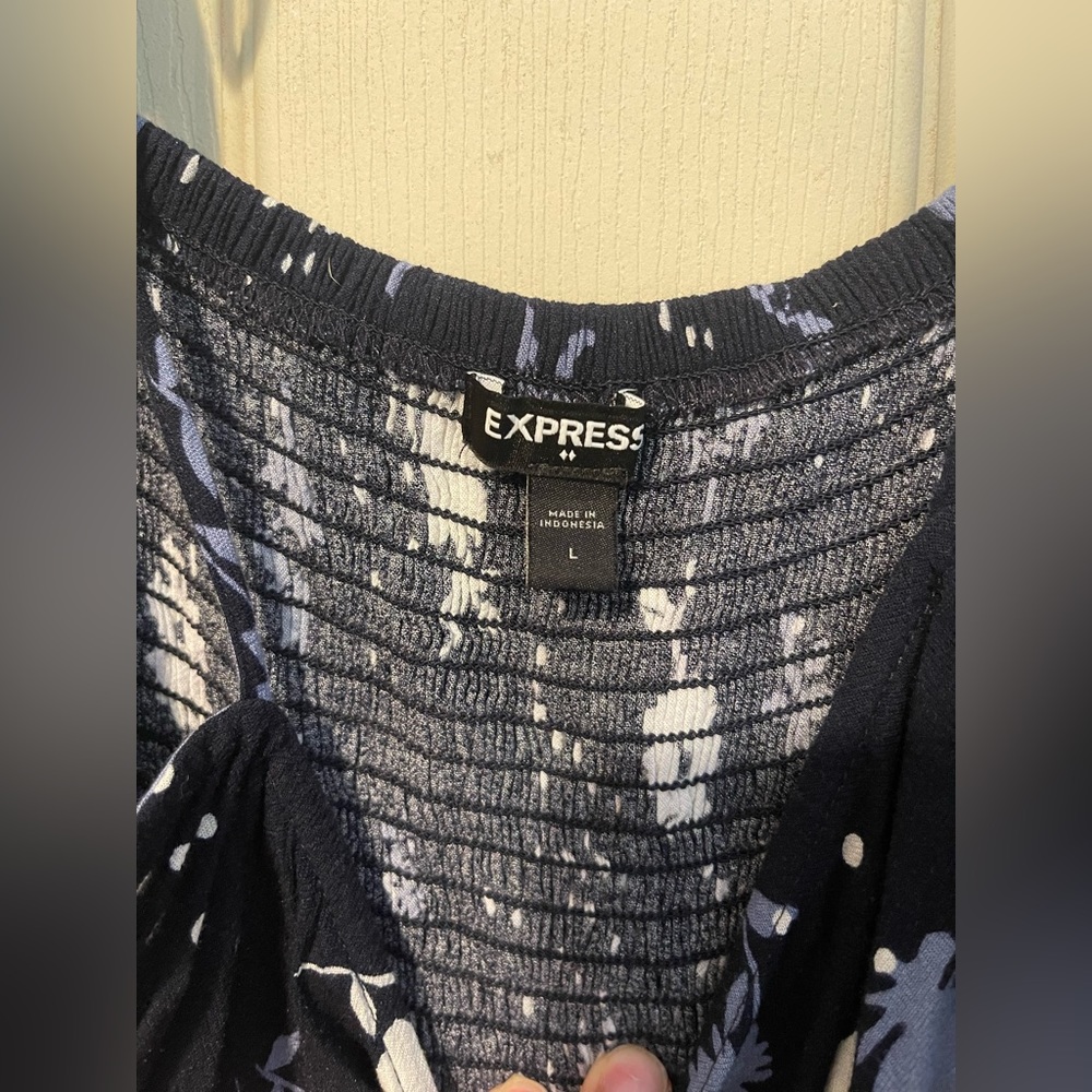Women’s dress large